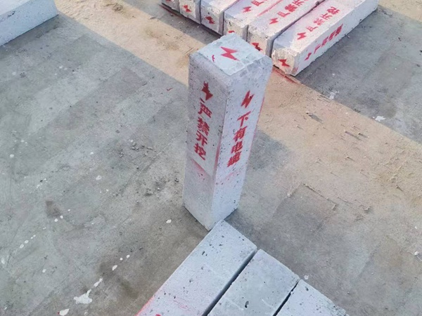 水泥界桩立柱

